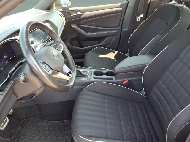 Used 2024 Volkswagen Jetta Sport FWD image 11