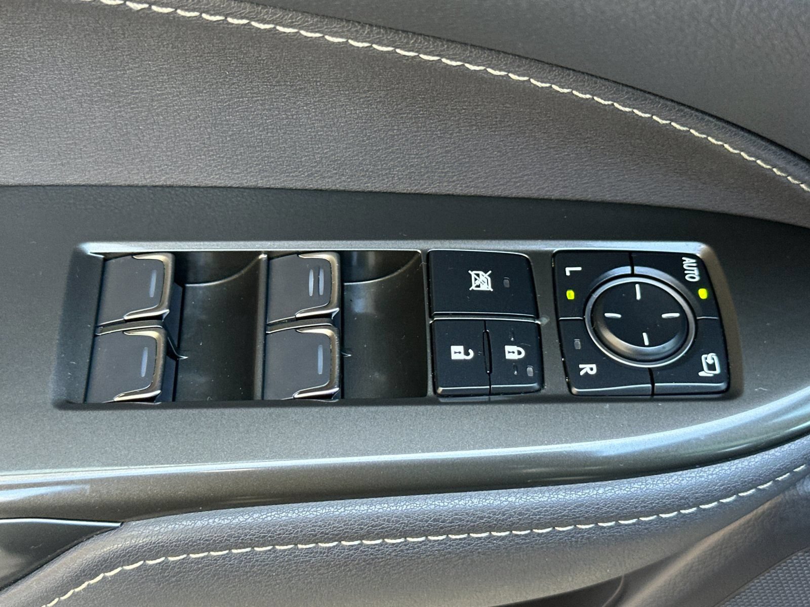 Used 2024 Lexus NX 350h AWD w/ Vision Package image 12