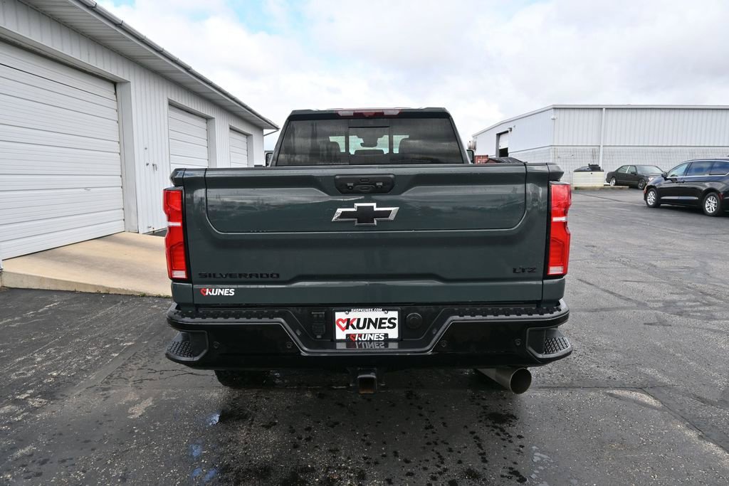 Used 2025 Chevrolet Silverado 3500 LTZ w/ LTZ Plus Package AWD/4WD image 10