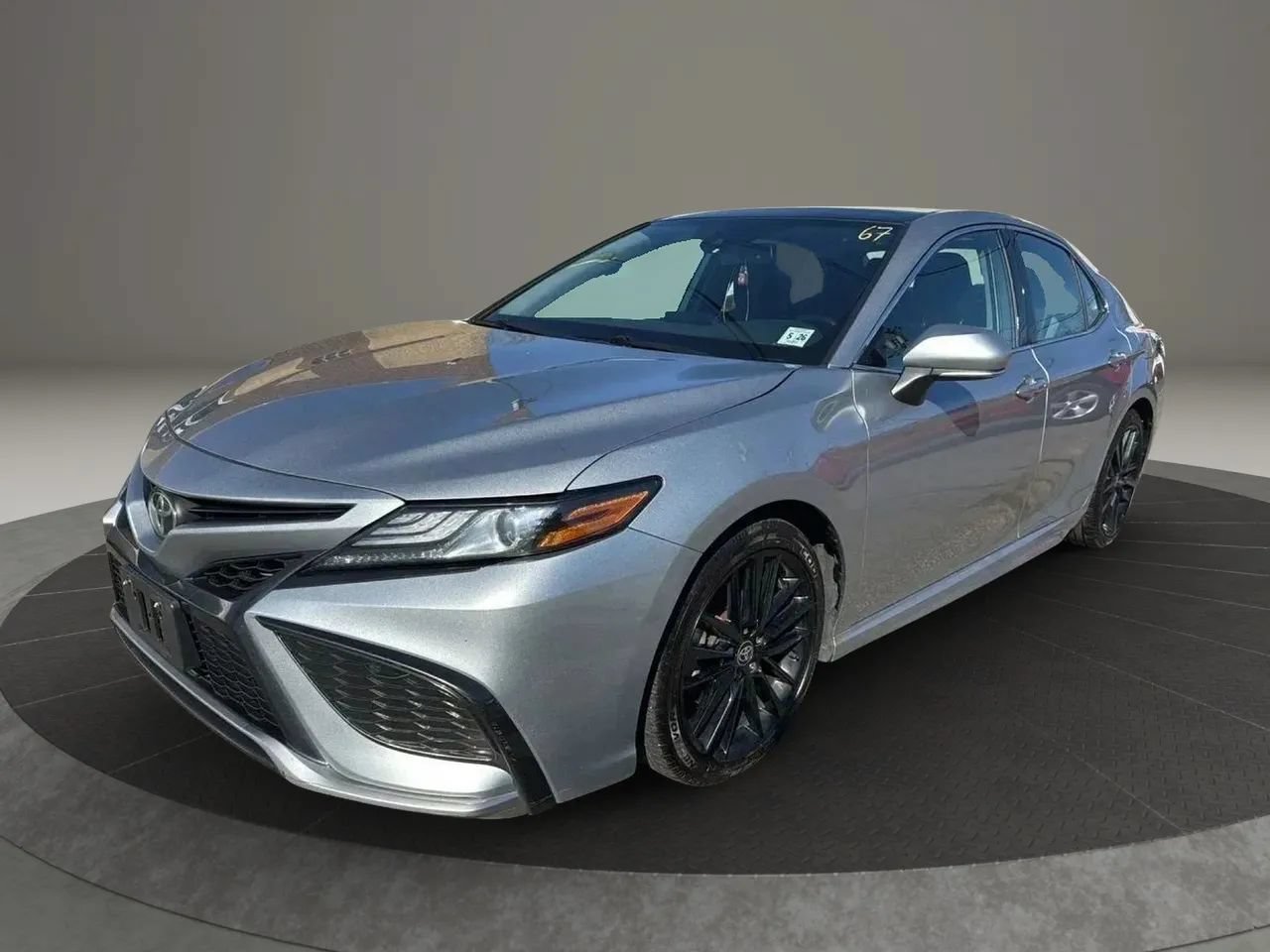 Used 2021 Toyota Camry XSE FWD image 1