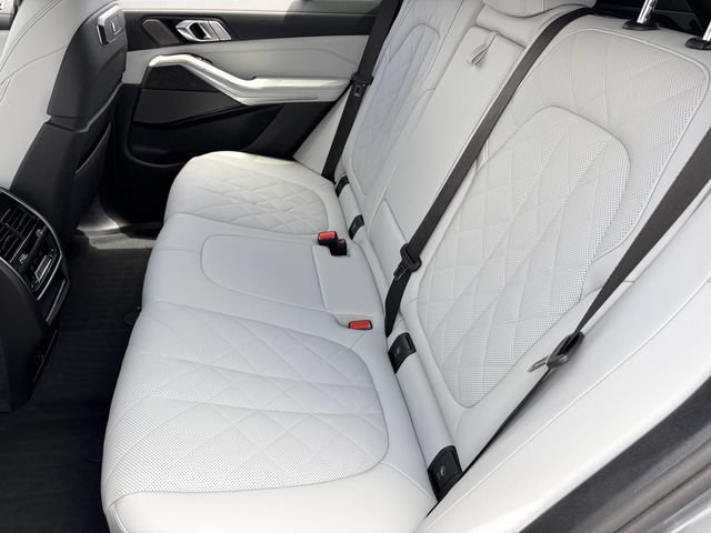 Used 2026 BMW X5 xDrive40i w/ M Sport Package AWD/4WD image 19