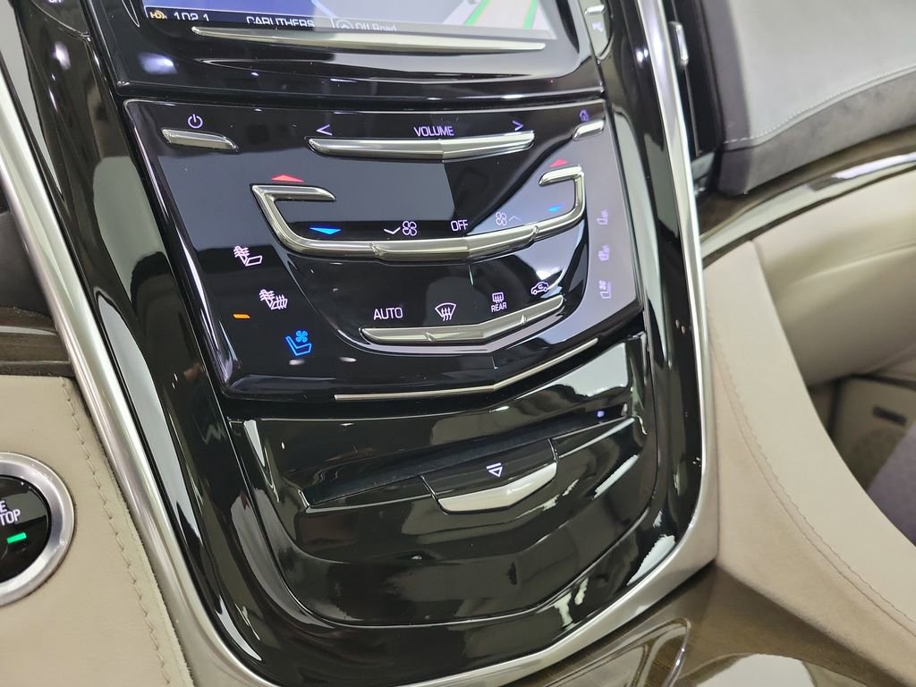 Used 2020 Cadillac Escalade Luxury w/ LPO, Radiant Package image 28