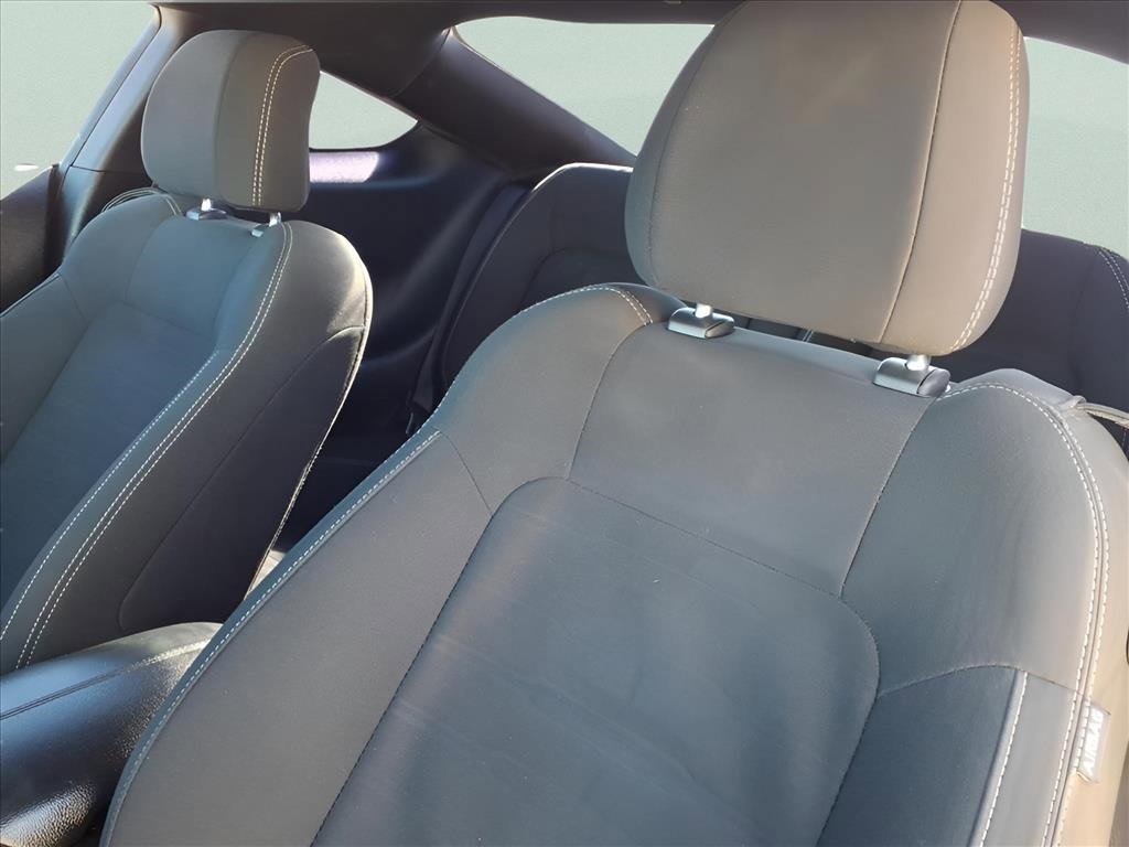 Used 2017 Ford Mustang Coupe image 13