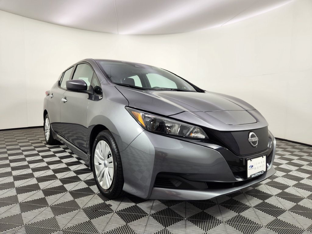 Used 2025 Nissan Leaf S FWD image 7