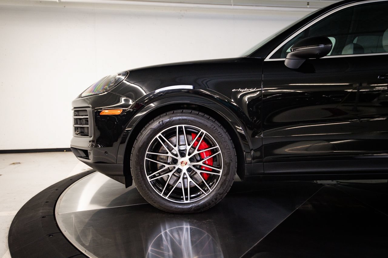 Certified 2026 Porsche Cayenne S AWD/4WD image 11