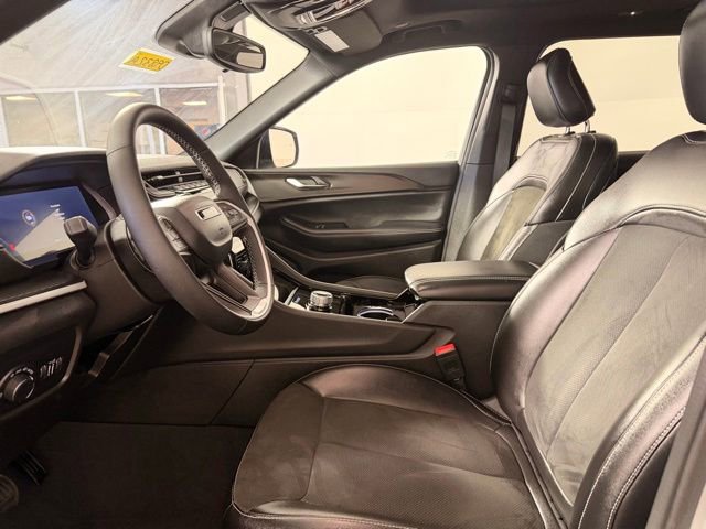 Used 2023 Jeep Grand Cherokee L Laredo AWD/4WD image 19