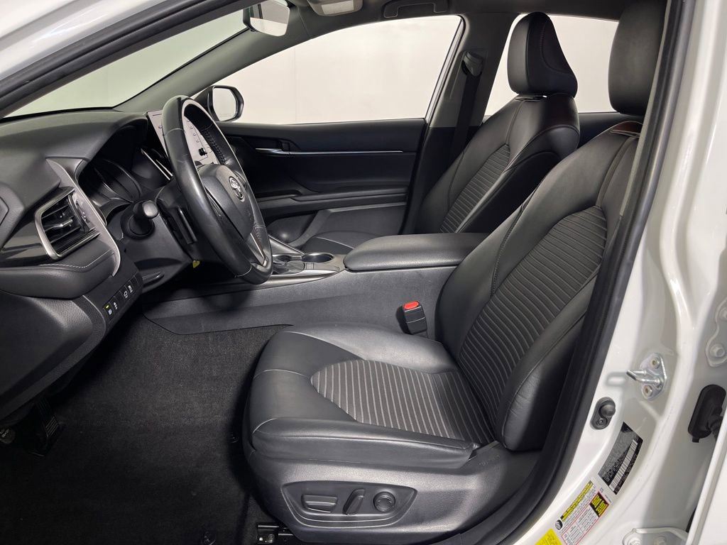Used 2024 Toyota Camry SE image 12