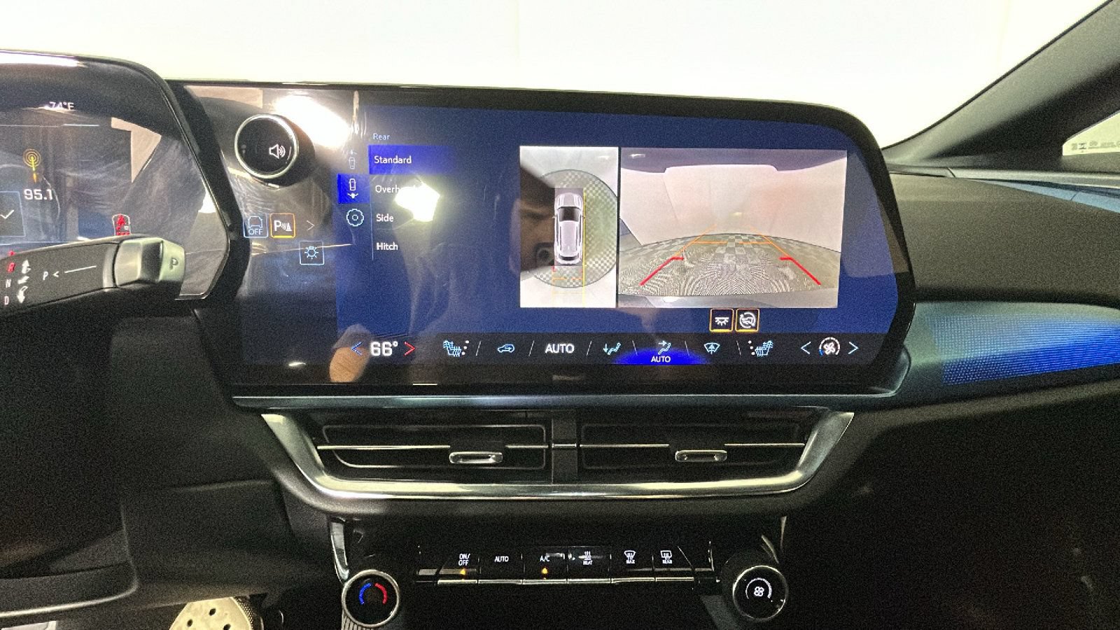 Used 2025 Chevrolet Equinox EV LT FWD image 28