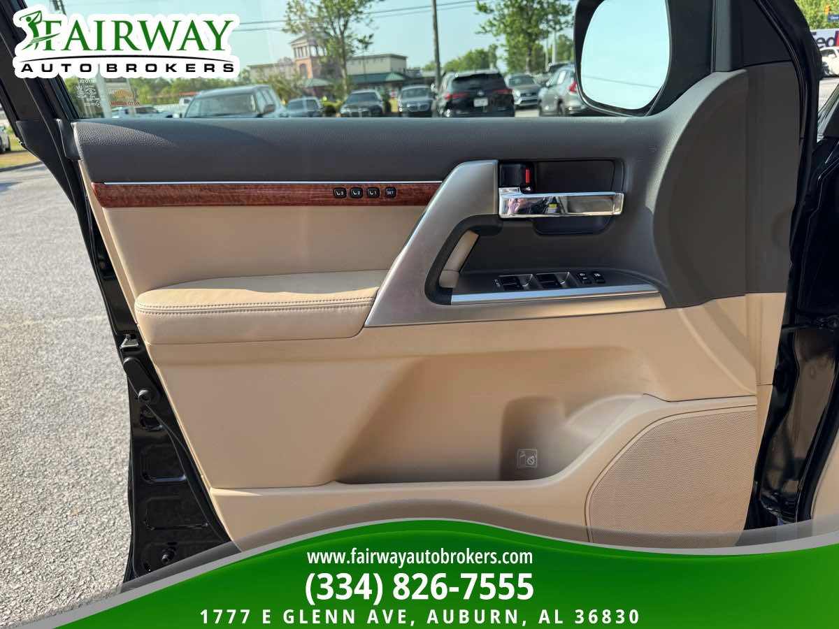 Used 2014 Toyota Land Cruiser AWD/4WD image 30