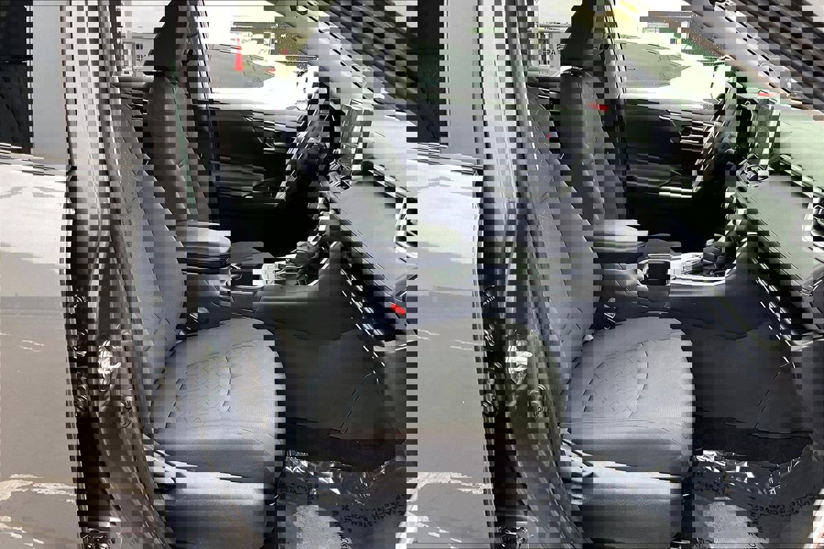 Used 2024 Toyota RAV4 XLE image 30
