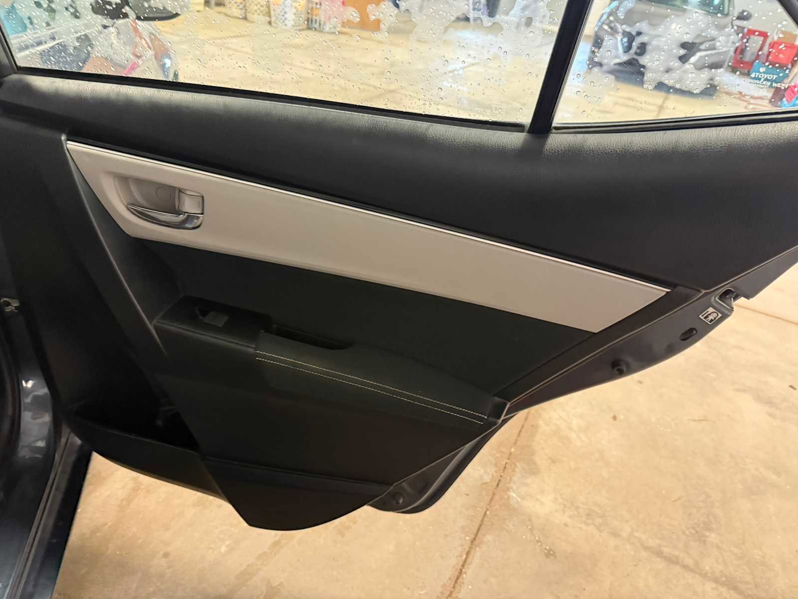 Used 2017 Toyota Corolla LE FWD image 26