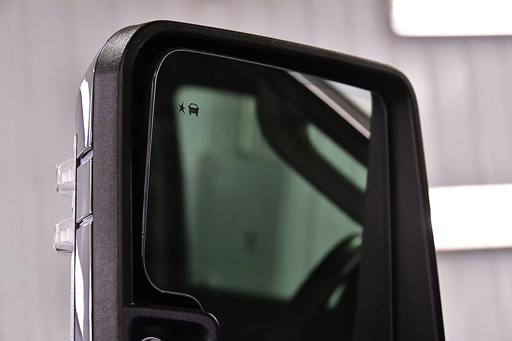 Used 2025 GMC Sierra 3500 Denali w/ Denali Reserve Package image 17