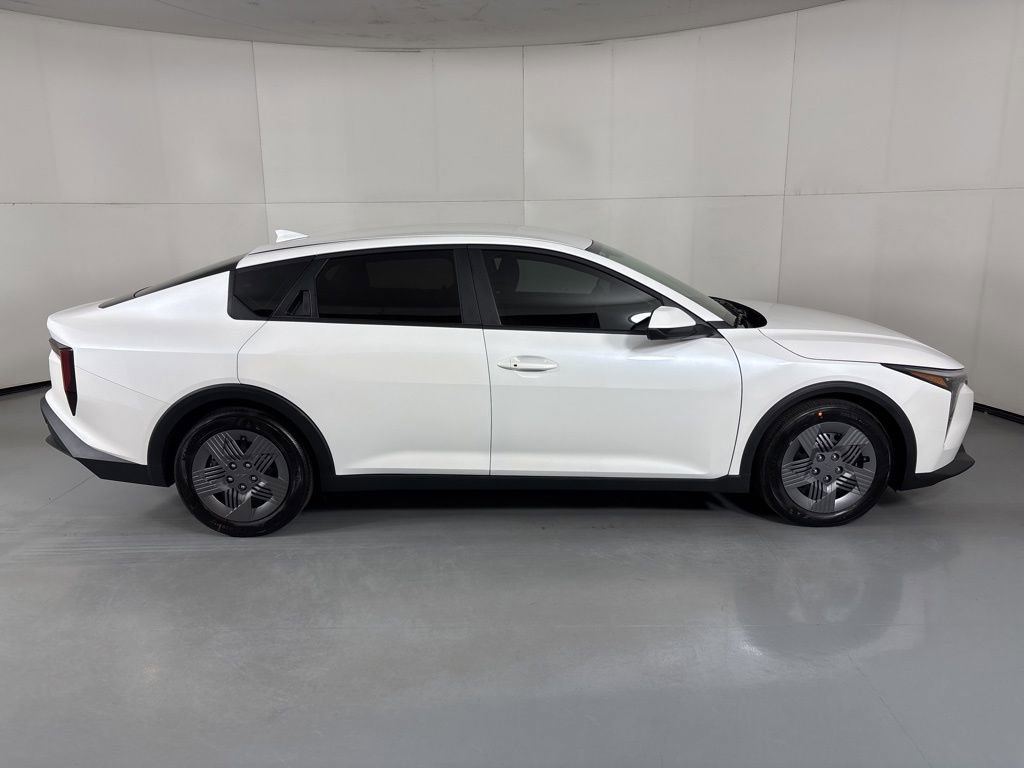 New 2026 Kia K4 FWD image 9