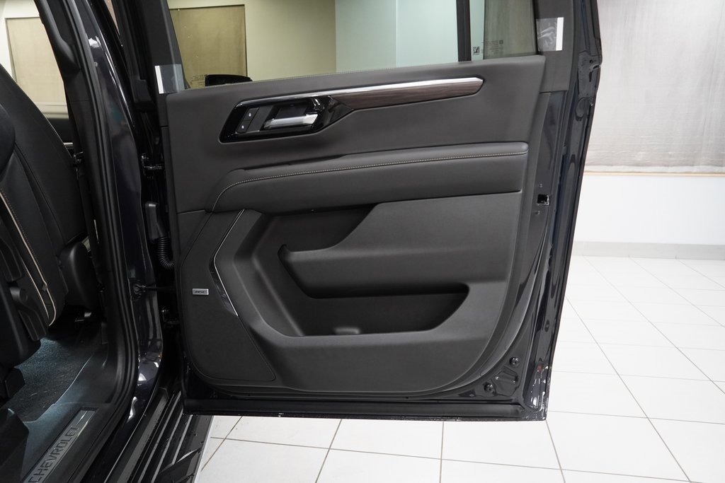 New 2025 Chevrolet Suburban Premier image 28