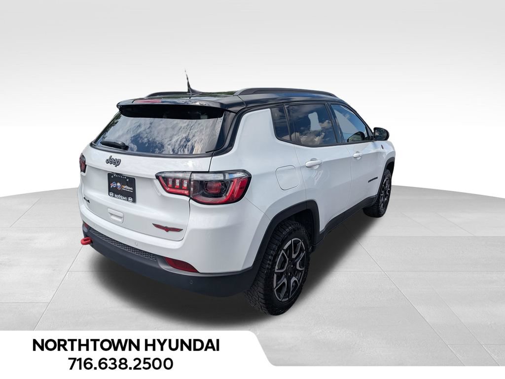 Used 2026 Jeep Compass Trailhawk AWD/4WD image 13
