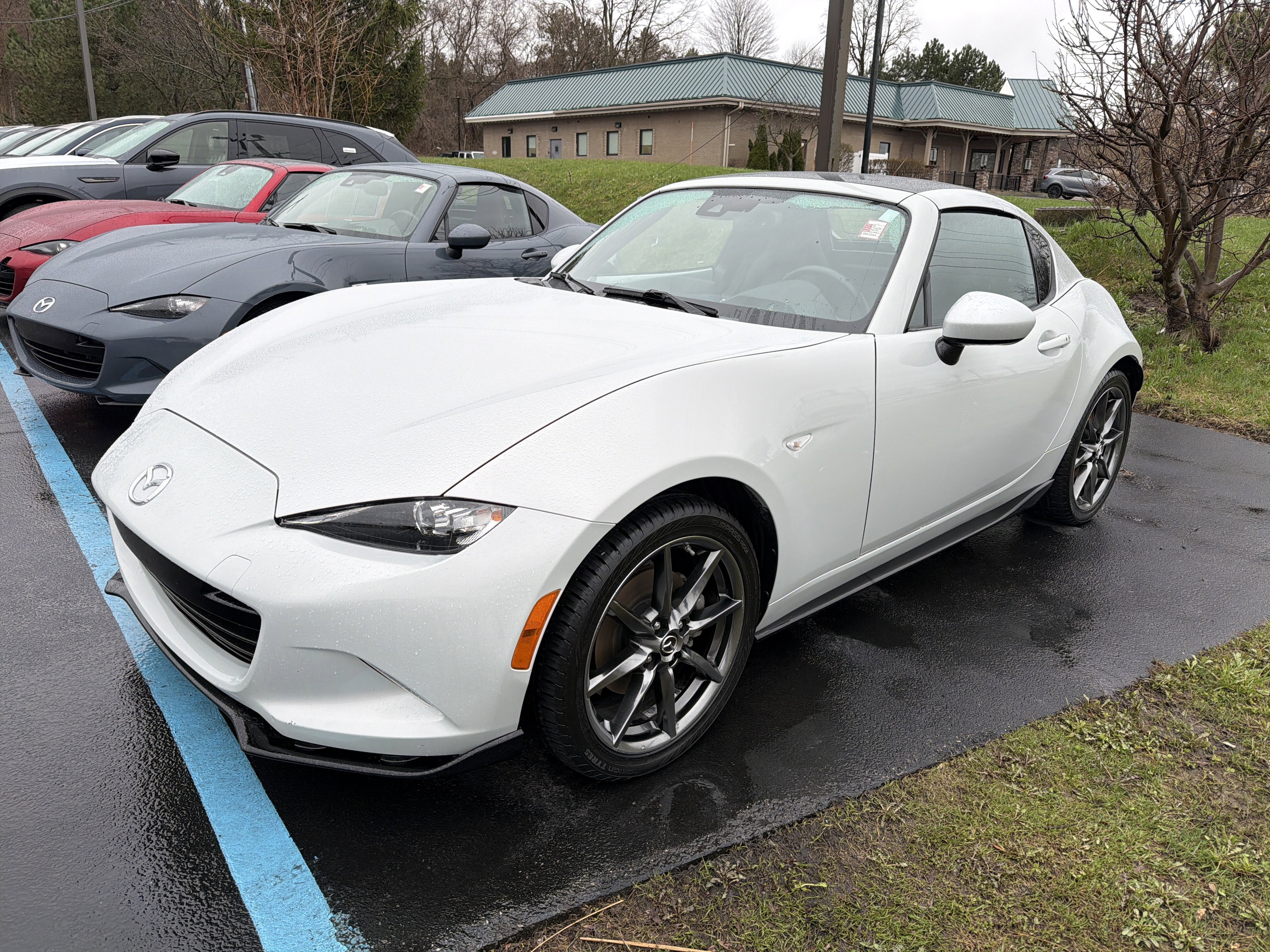 Used 2019 MAZDA MX-5 Miata RF Grand Touring w/ Appearance Package RWD image 4