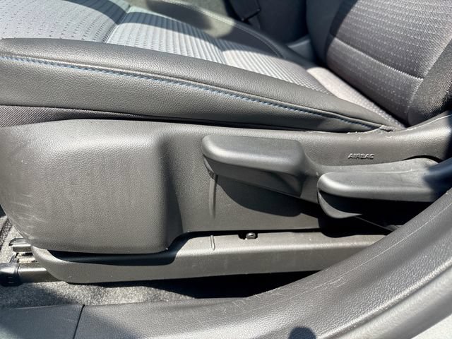 Used 2025 Chevrolet Trax LT FWD image 12