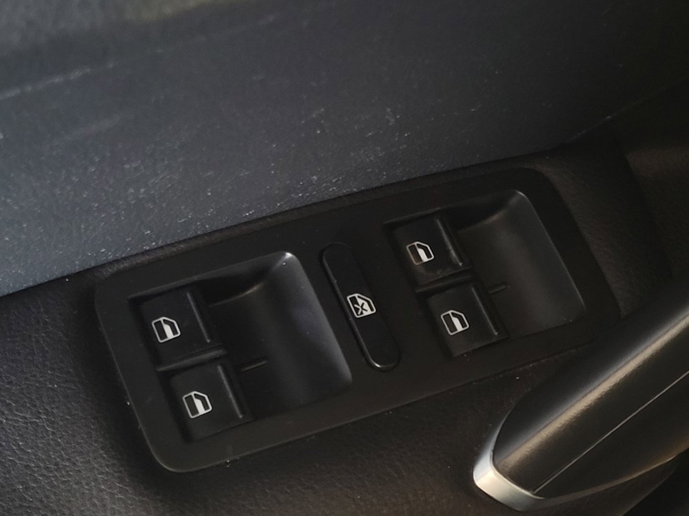 Used 2018 Volkswagen Passat 2.0T S image 27