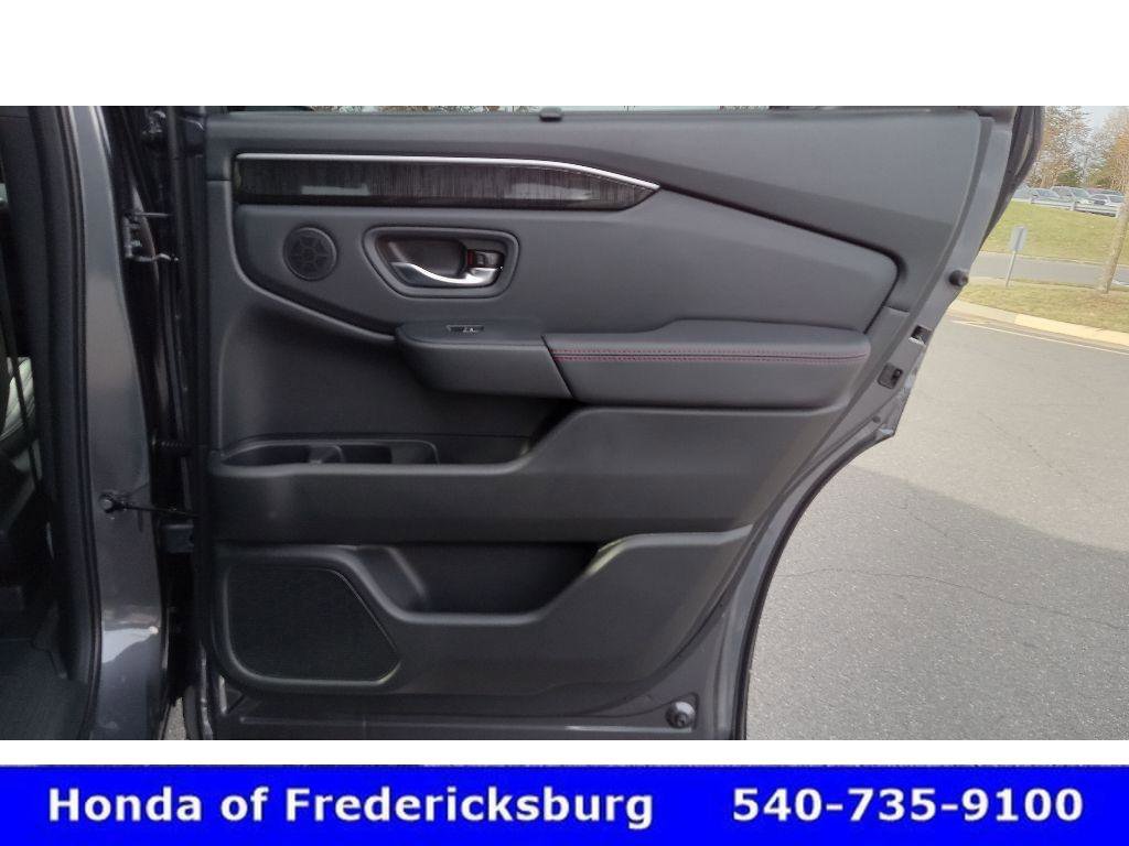 Certified 2025 Honda Pilot Black Edition image 35
