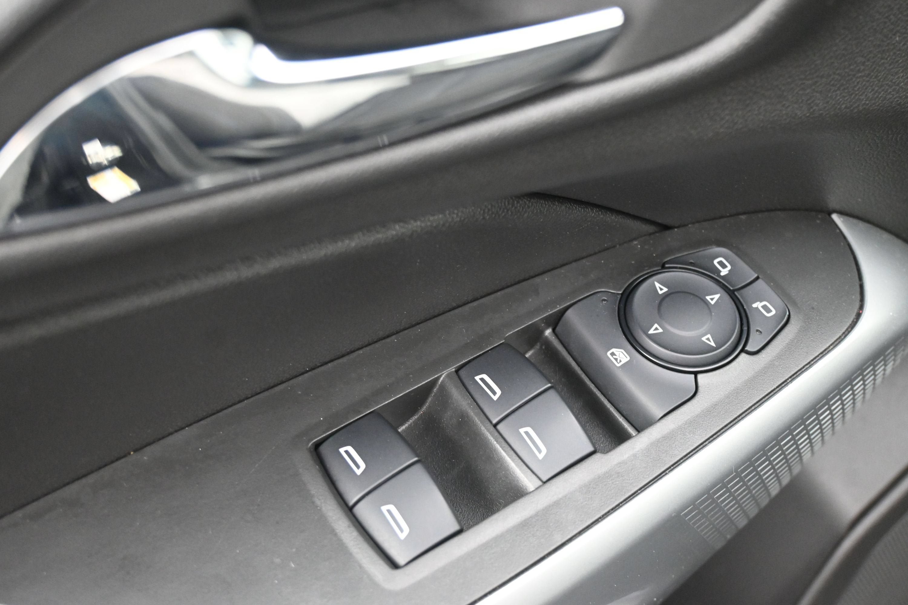 Certified 2025 Chevrolet Trax LS w/ LS Convenience Package FWD image 20