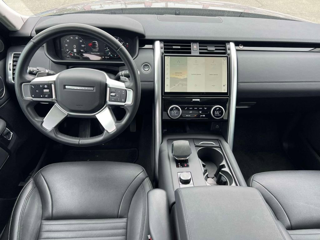 Used 2024 Land Rover Discovery S AWD/4WD image 12