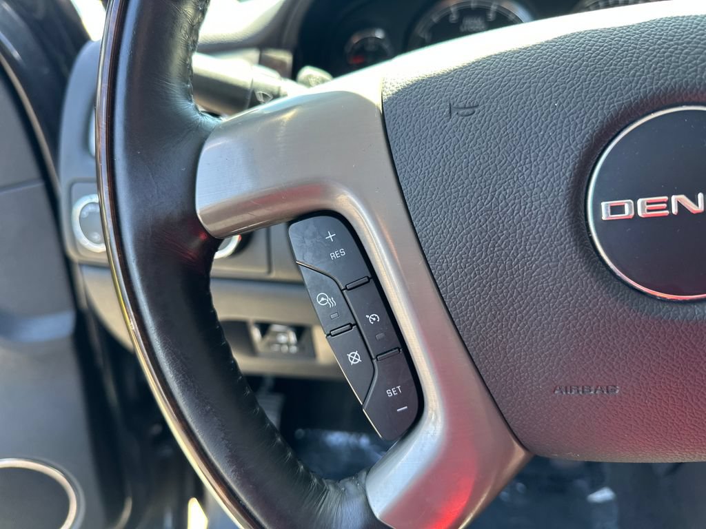 Used 2014 GMC Sierra 2500 Denali w/ Suspension Package, Off-Road AWD/4WD image 19