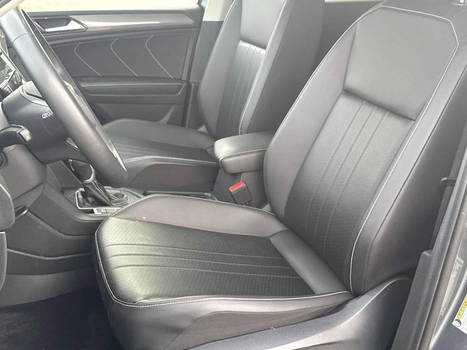 Used 2024 Volkswagen Tiguan SE AWD/4WD image 11