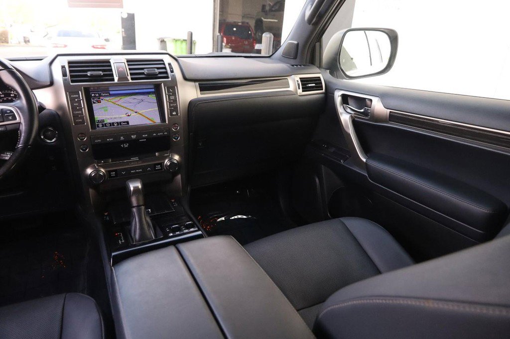 Used 2020 Lexus GX 460 Premium w/ Premium Package AWD/4WD image 30