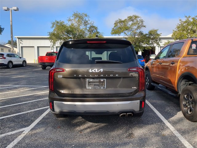 Used 2023 Kia Telluride S w/ S Sunroof Package image 4