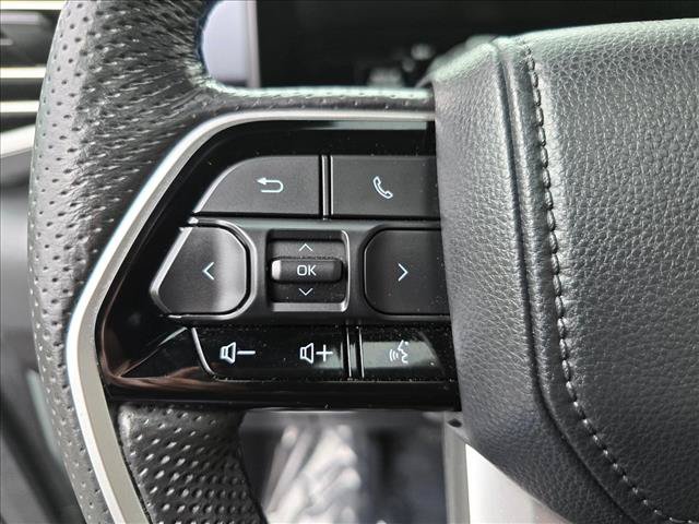 Used 2024 Toyota Tundra Platinum AWD/4WD image 22