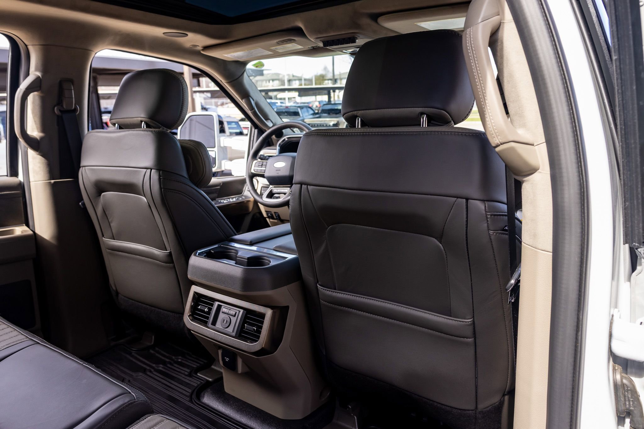 Used 2026 Ford F450 Platinum w/ Platinum Plus Package image 32