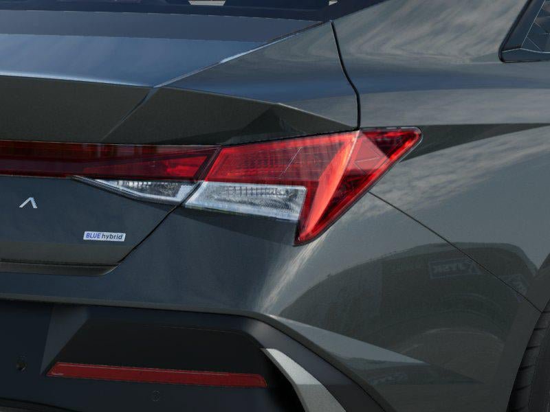 Used 2025 Hyundai Elantra Hybrid FWD image 10