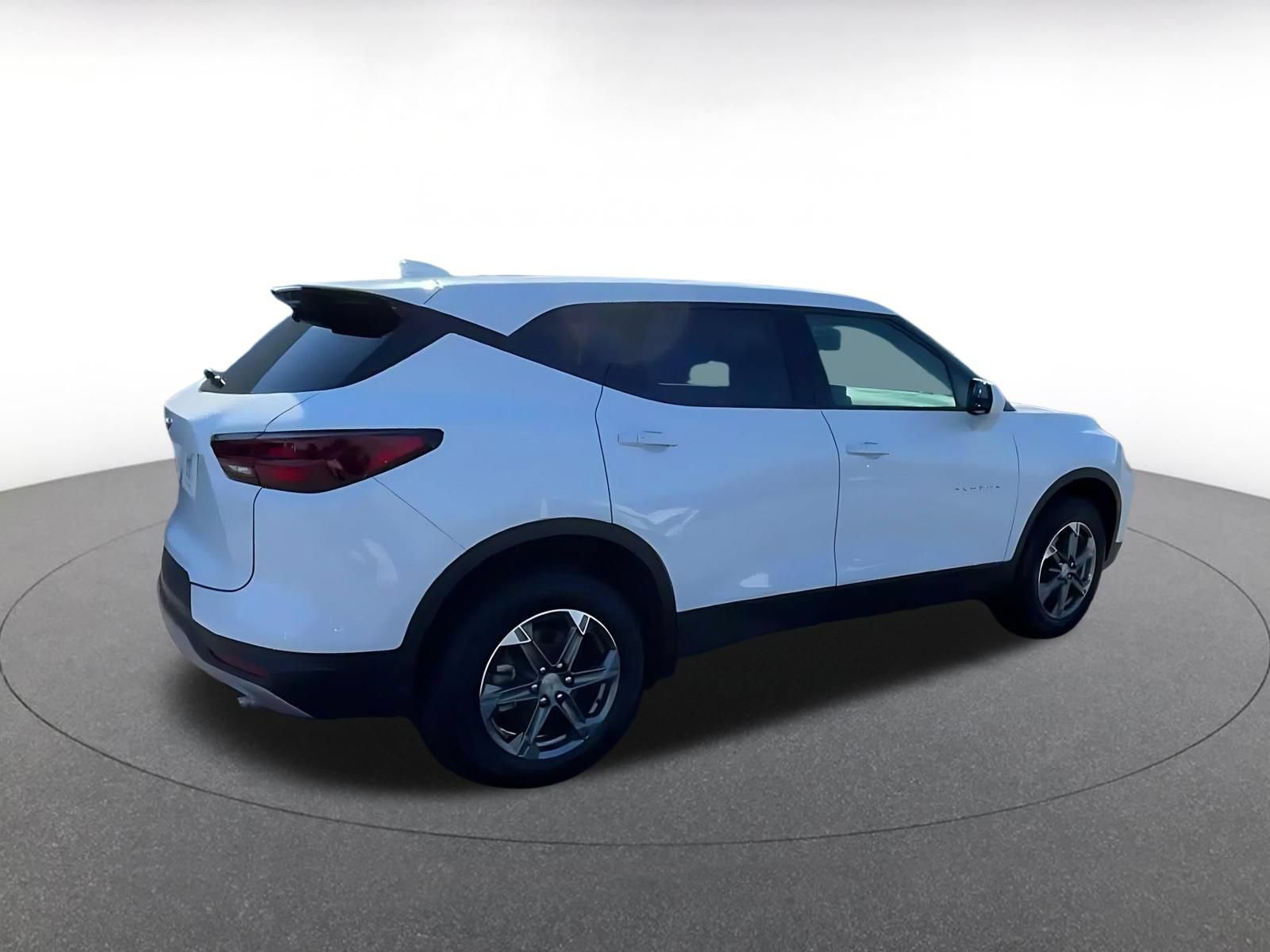 Used 2025 Chevrolet Blazer LT FWD image 14