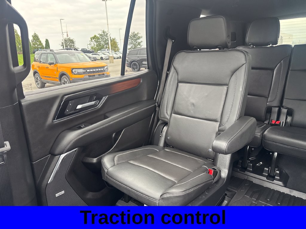 Used 2025 GMC Yukon Denali w/ Denali Reserve Package AWD/4WD image 13