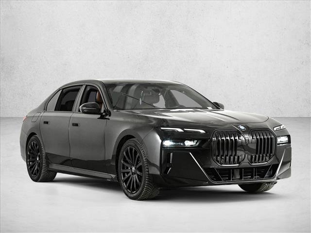 Used 2023 BMW 760i xDrive image 3