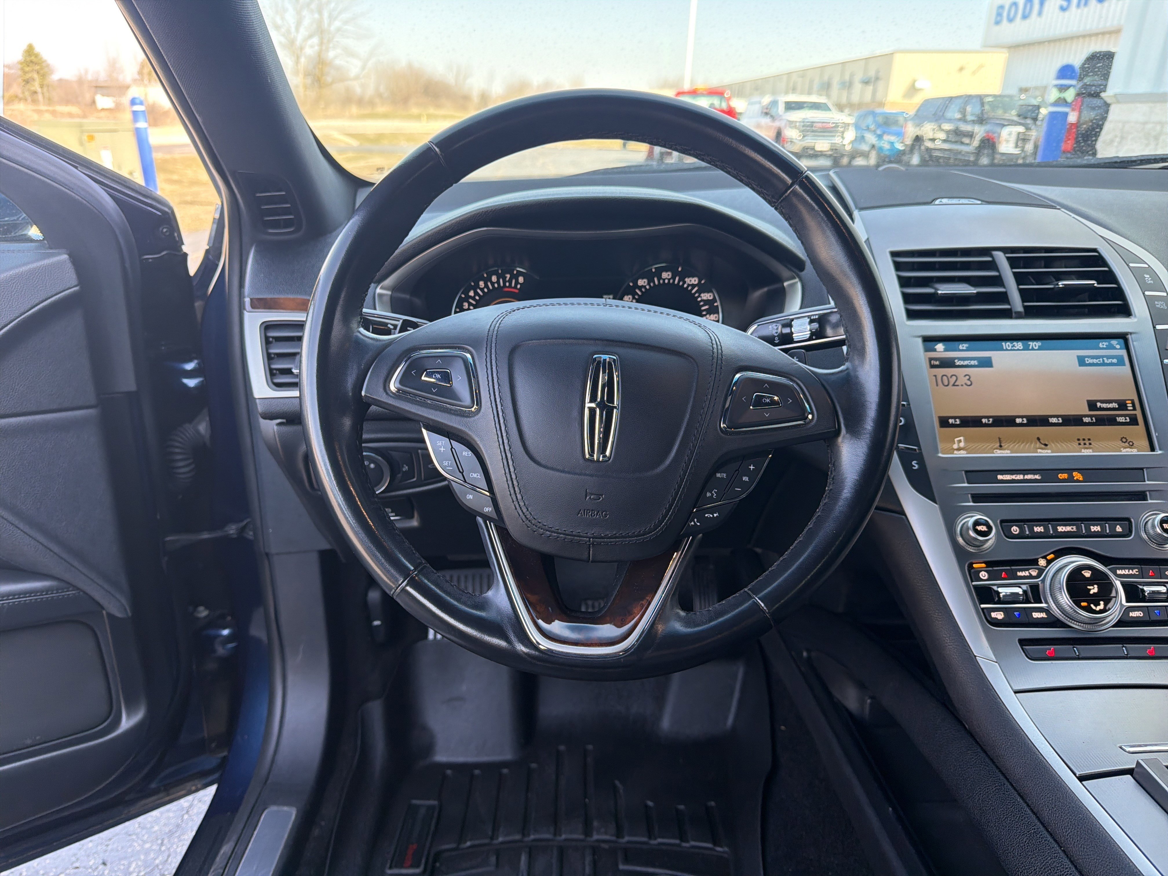 Used 2017 Lincoln MKZ Select image 19