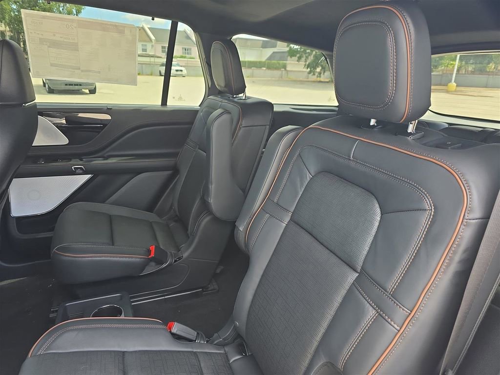 New 2025 Lincoln Aviator Black Label w/ Black Label Special Edition image 15