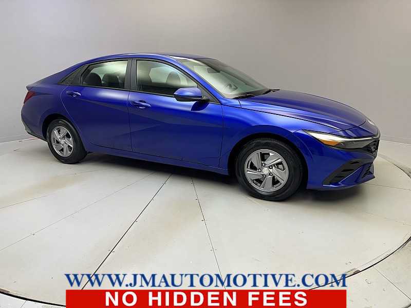 Used 2024 Hyundai Elantra SE FWD image 7