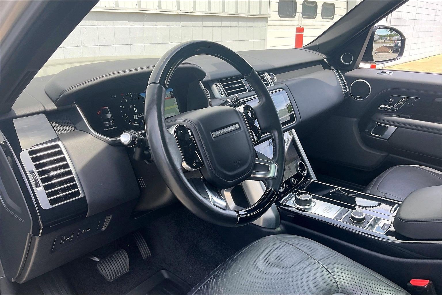 Used 2019 Land Rover Range Rover Long Wheelbase Supercharged AWD/4WD image 17