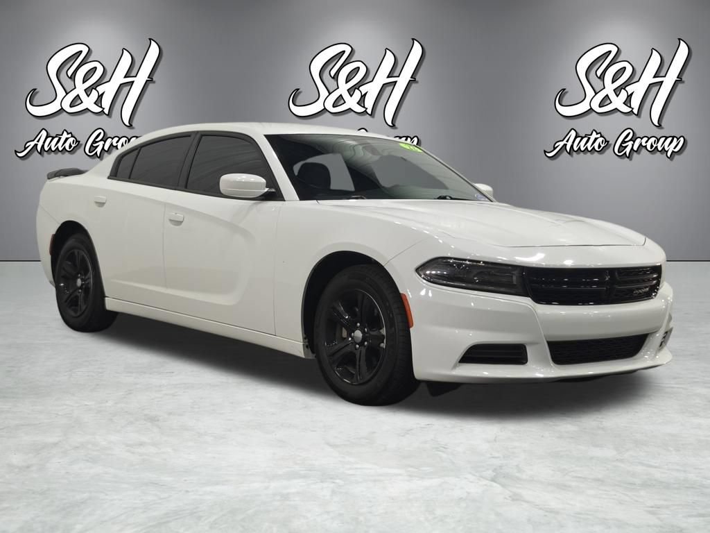 Used 2022 Dodge Charger SXT RWD image 2