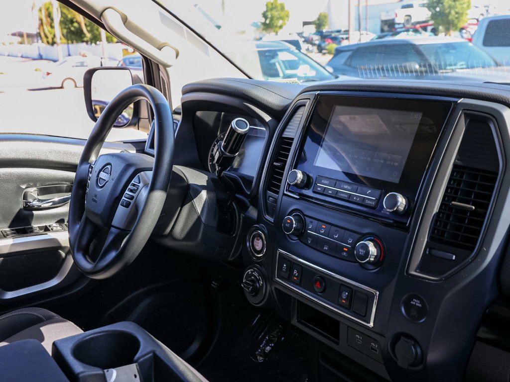 Used 2023 Nissan Titan SV image 19