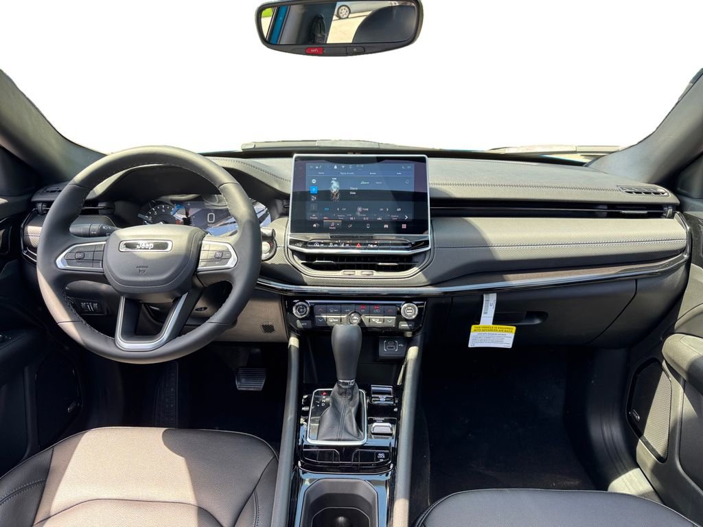 New 2025 Jeep Compass Limited w/ Sun & Sound Group AWD/4WD image 10