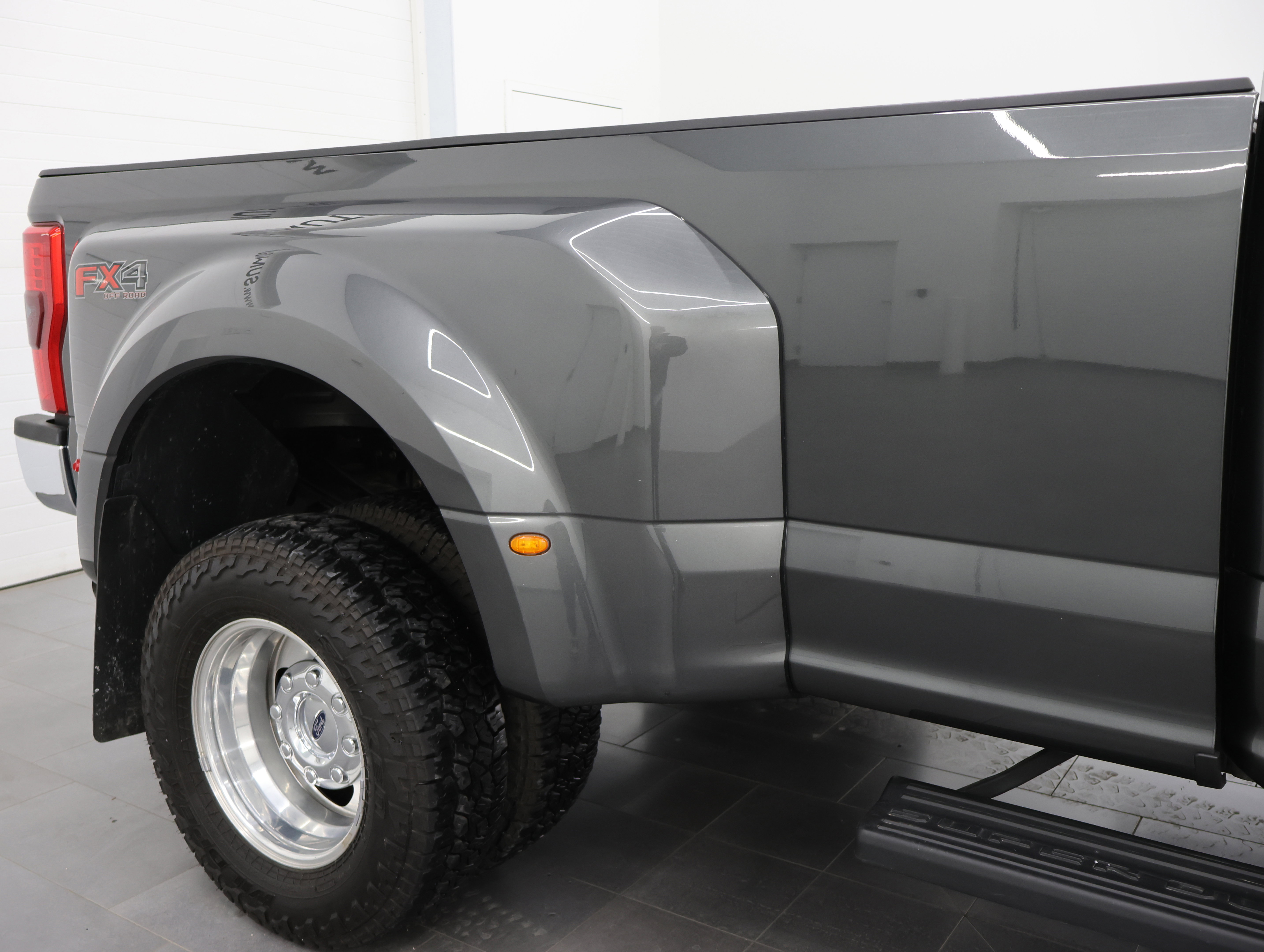 Used 2017 Ford F350 Lariat w/ Lariat Ultimate Package image 29