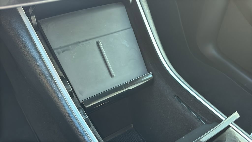 Used 2020 Tesla Model Y Long Range image 18