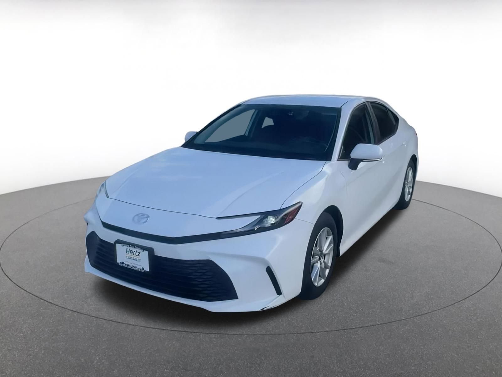 Used 2025 Toyota Camry LE image 7