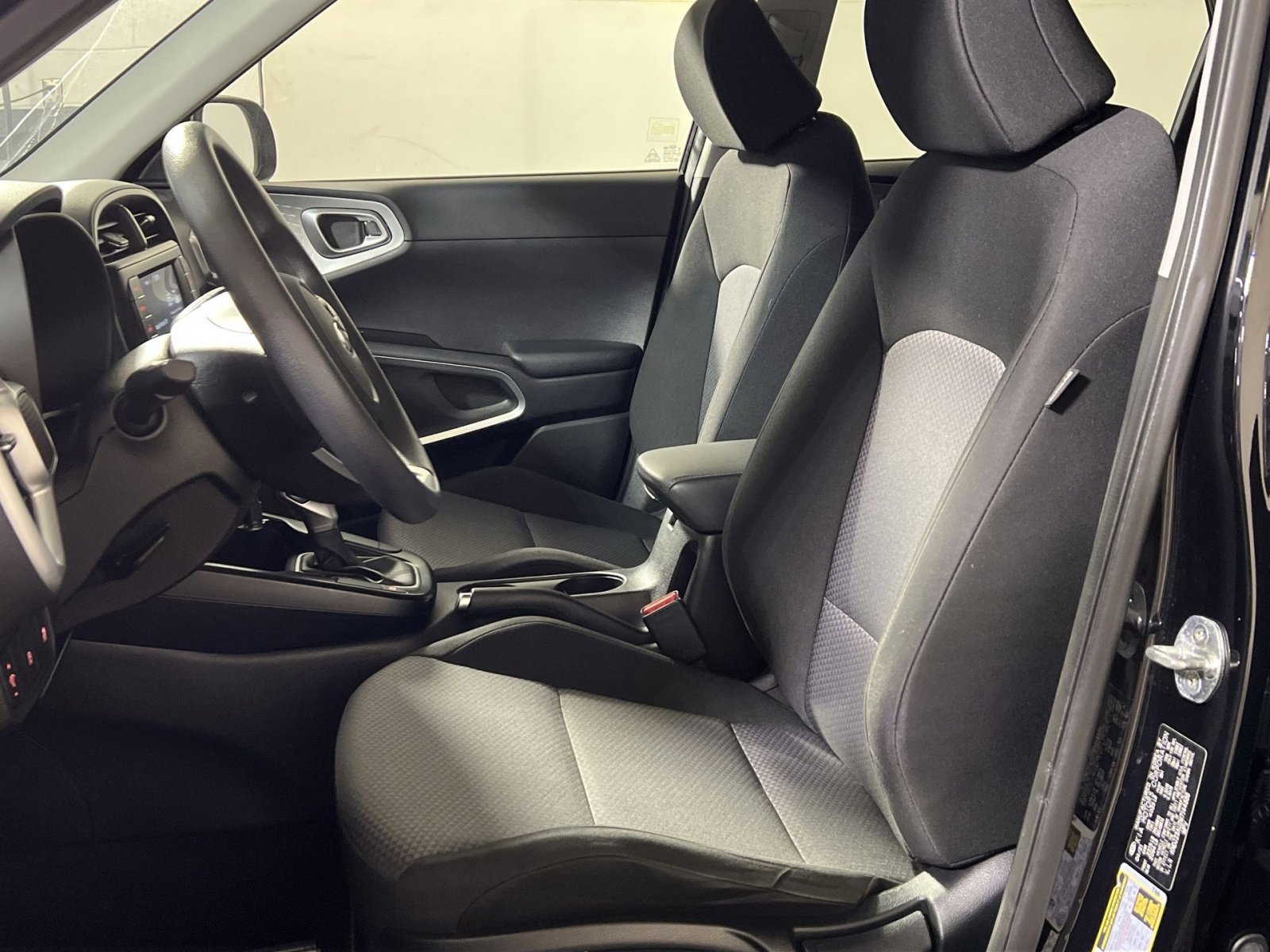 Used 2021 Kia Soul LX image 11