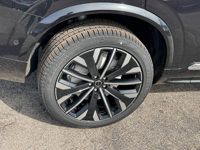 New 2026 Volvo XC90 B5 Plus AWD/4WD image 4