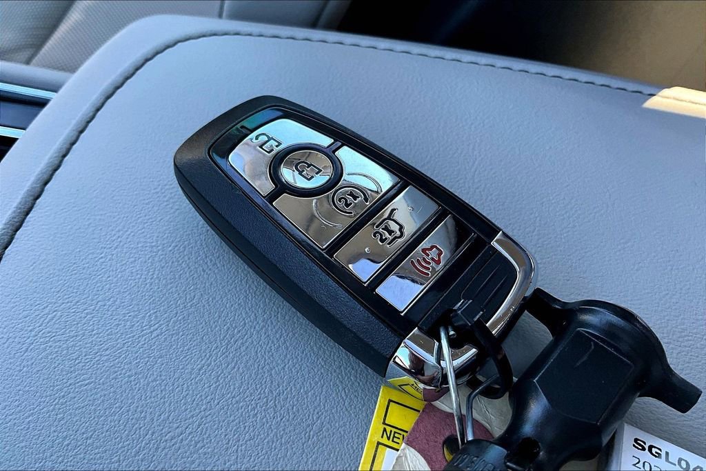 Used 2025 Lincoln Aviator Reserve w/ Jet Appearance Package image 11