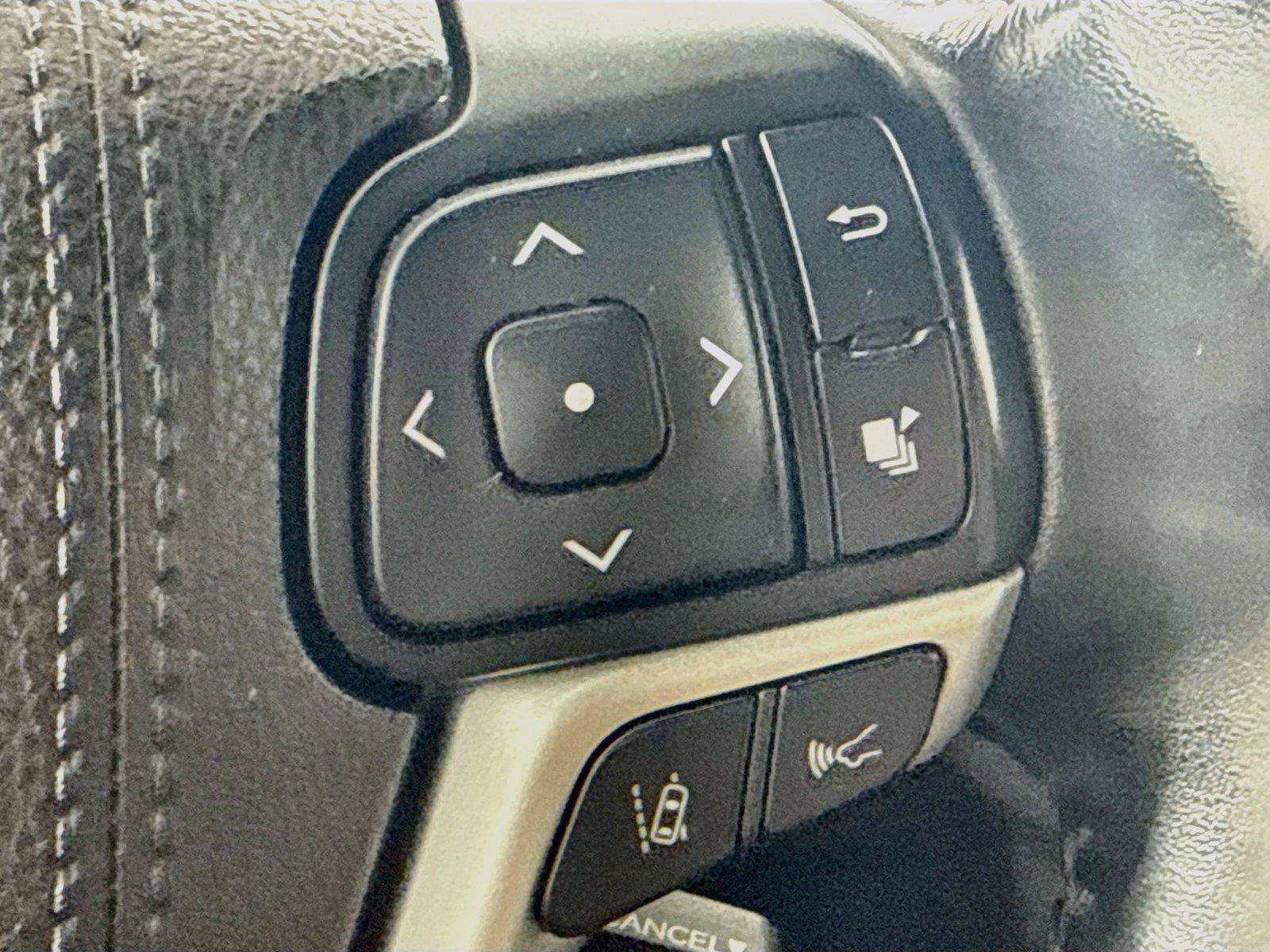 Used 2017 Toyota Highlander XLE AWD/4WD image 13