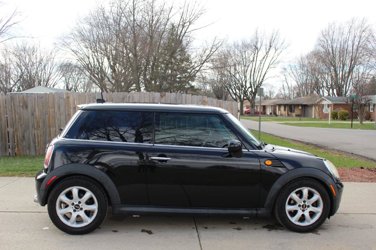 Used 2010 MINI Cooper Hardtop image 11
